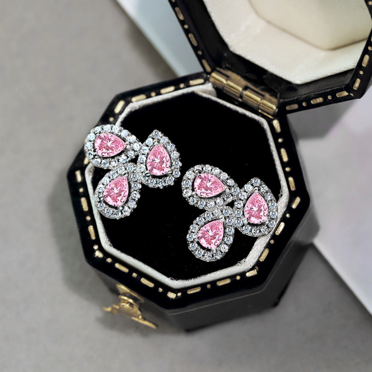 [Bloom]Ornate Flower Shape Pear Cut Lover Earrings