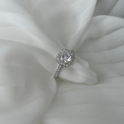 [Bloom]Dazzling Resplendent Round Cut Wedding Ring