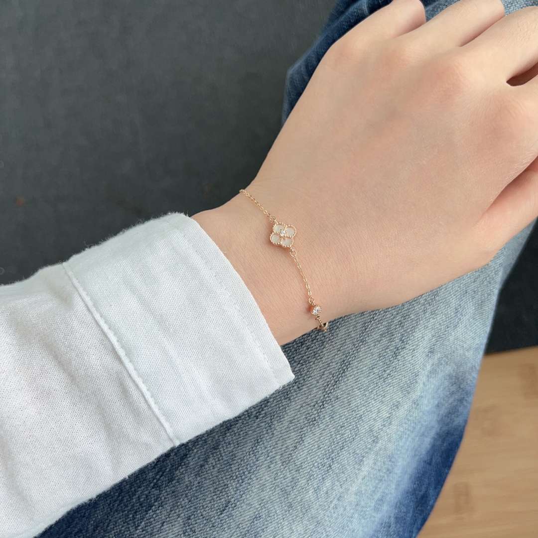 [Bloom]Delicate Four Leaf Clover Bracelet