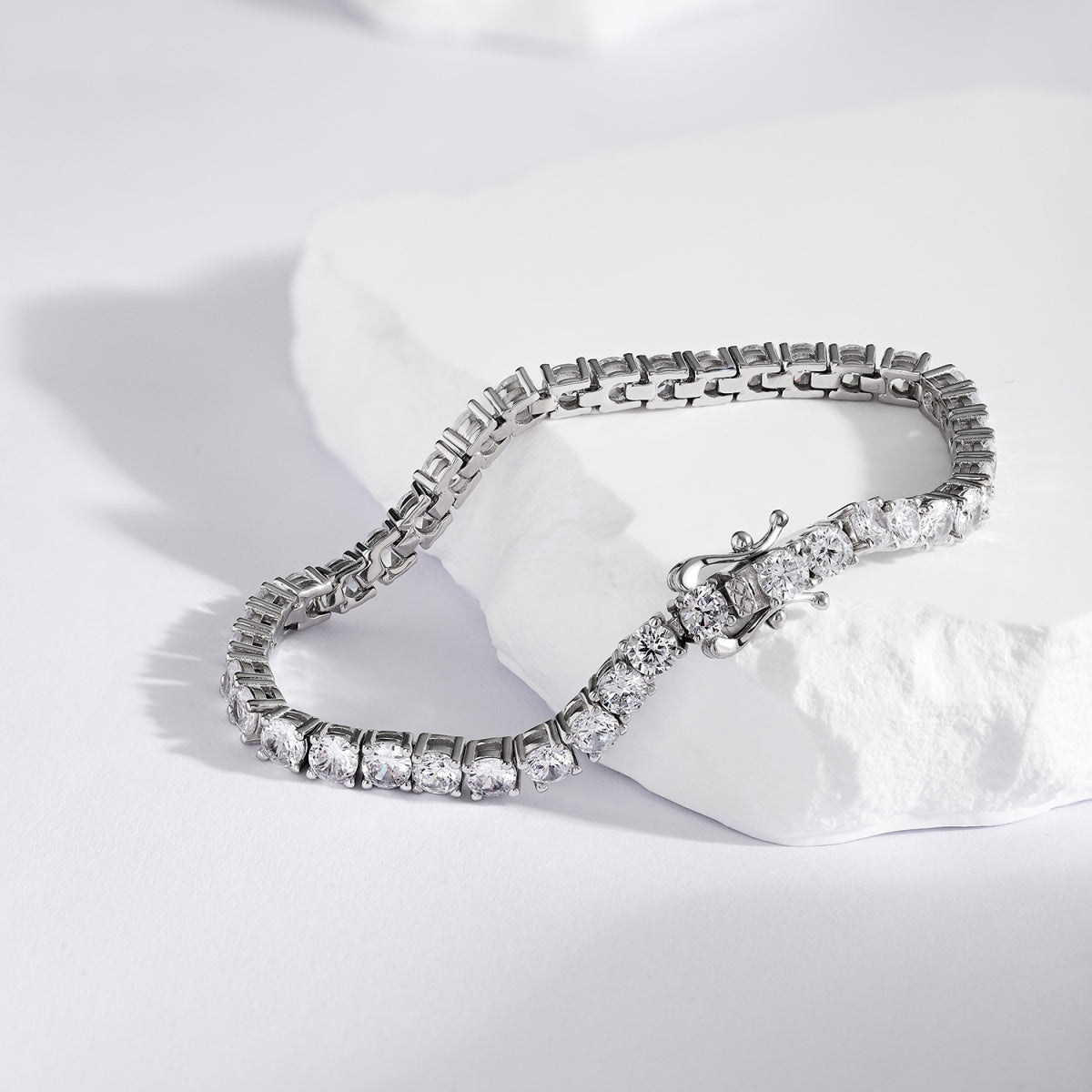 [Bloom]Luxurious Ornate Round Cut Tennis Bracelet