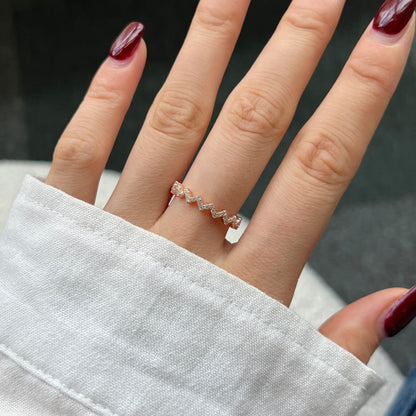 [Bloom]Delicate Enchanting Wave Shape Daily Ring