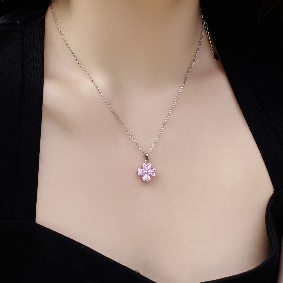 [Bloom]Heart-Shaped Four-Leaf Clover Bead Necklace