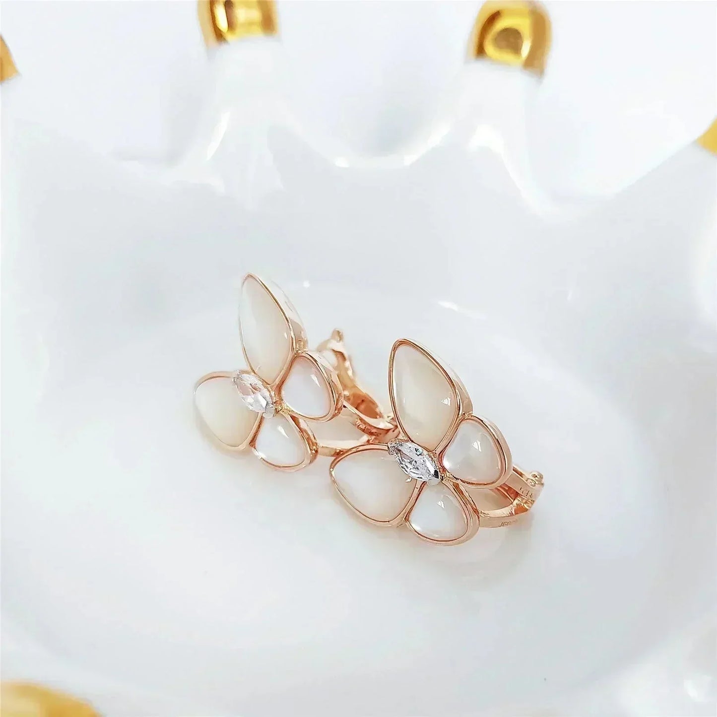 [Bloom]BUTTERFLY MOP DIAMOND EARRINGS