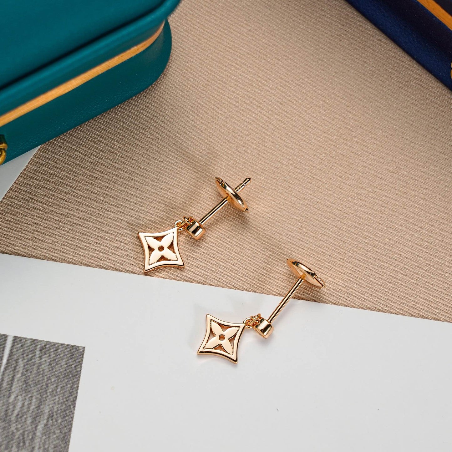 [Bloom]STAR EARRINGS GOLD