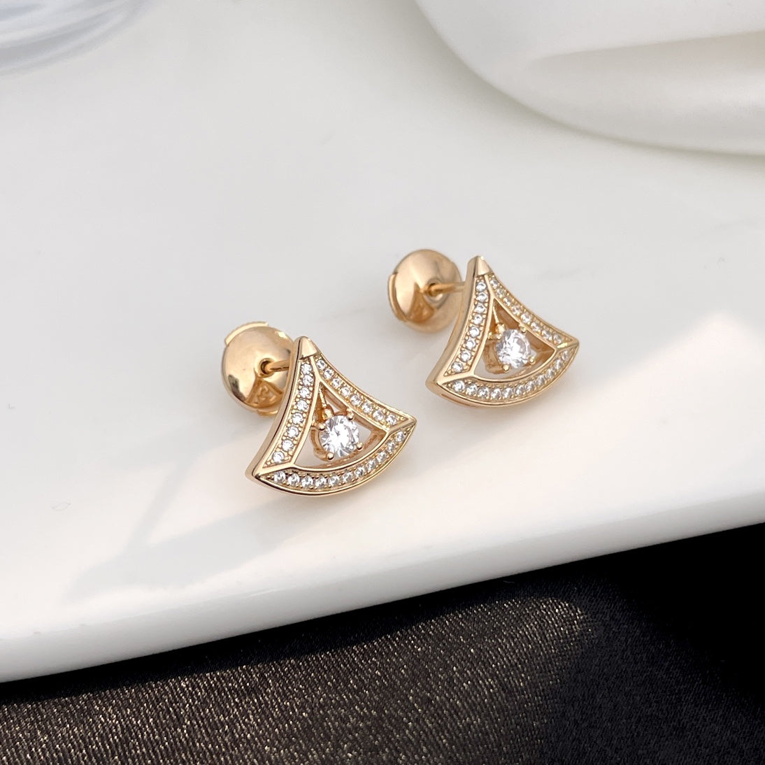 [Bloom]DREAM MINI DIAMOND STUD EARRINGS