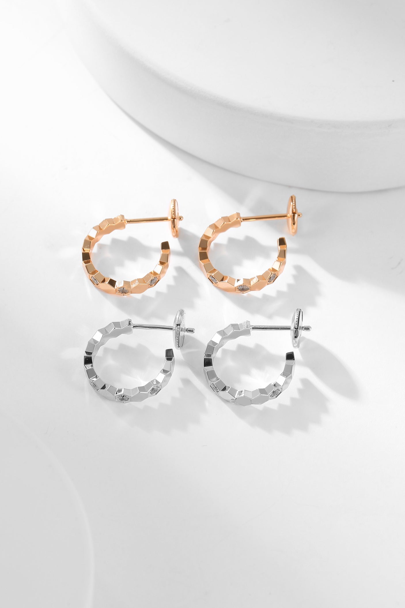 [Bloom]BEE LOVE DIAMOND HOOP EARRINGS