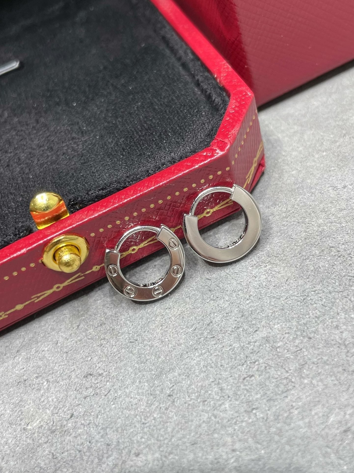 [Bloom]LOVE MINI EARRINGS