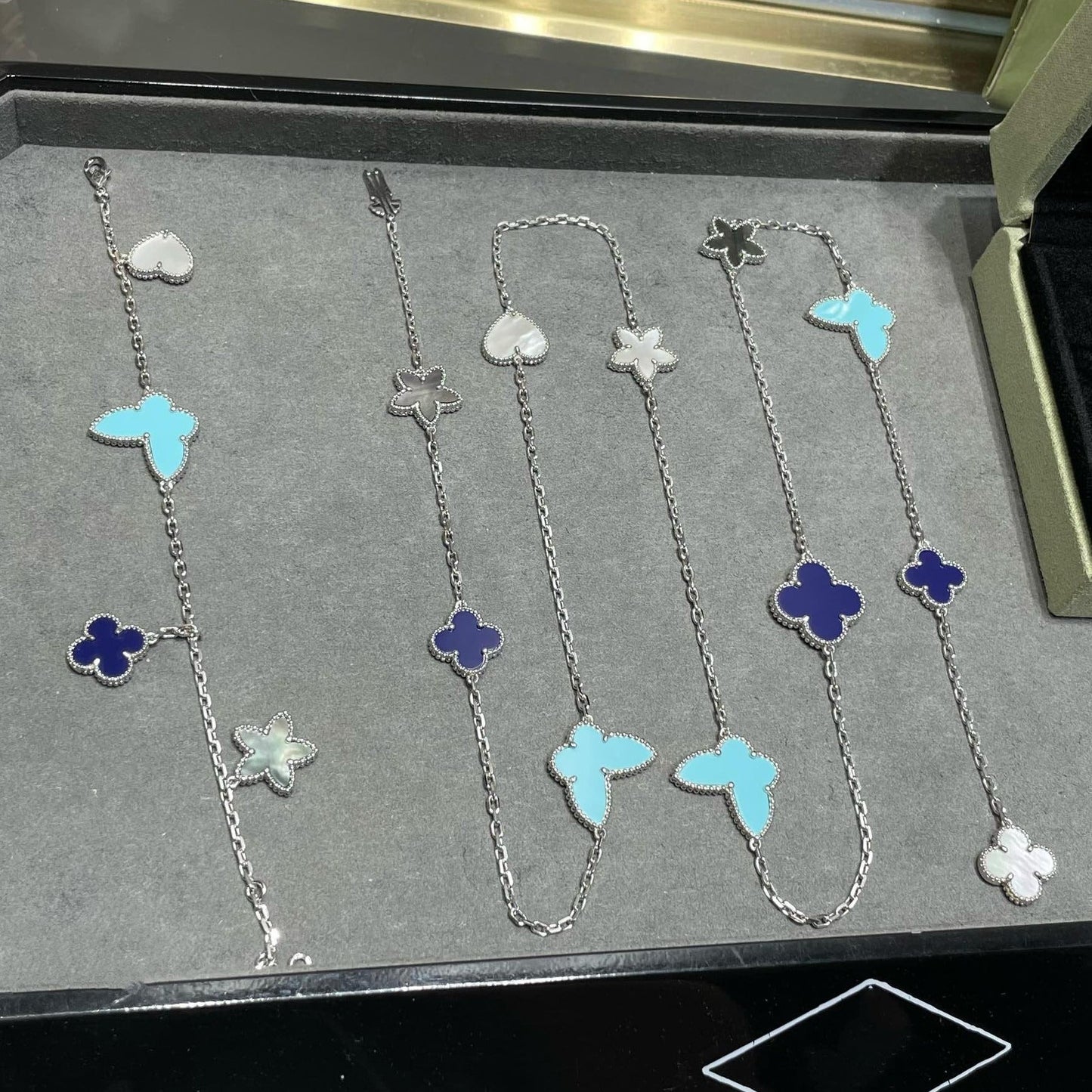 [Bloom]LUCKY CLOVER SILVER 11 MOTIF NECKLACE