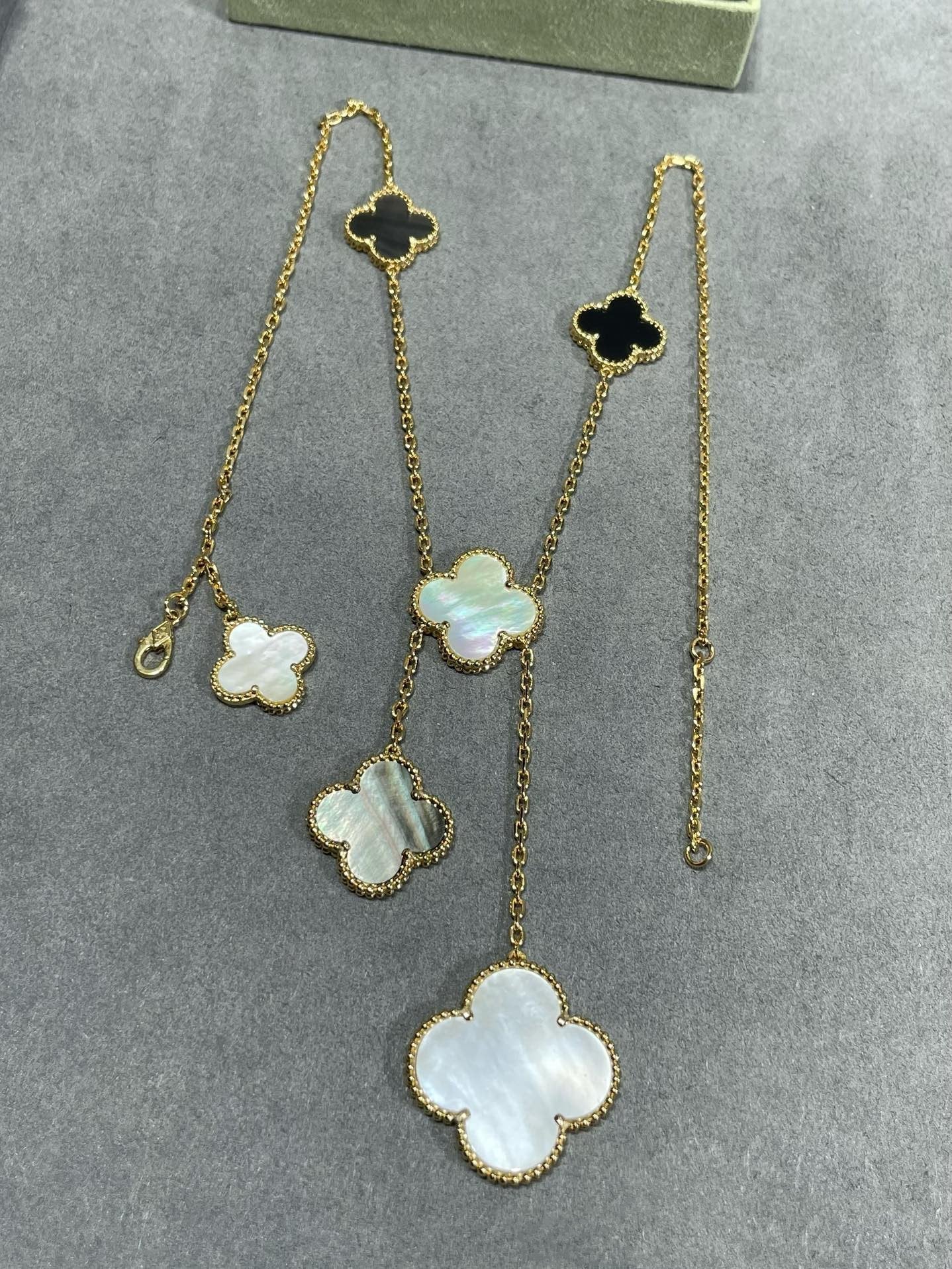 [Bloom]CLOVER 6 MOTIF MOP ONYX GOLD NECKLACE