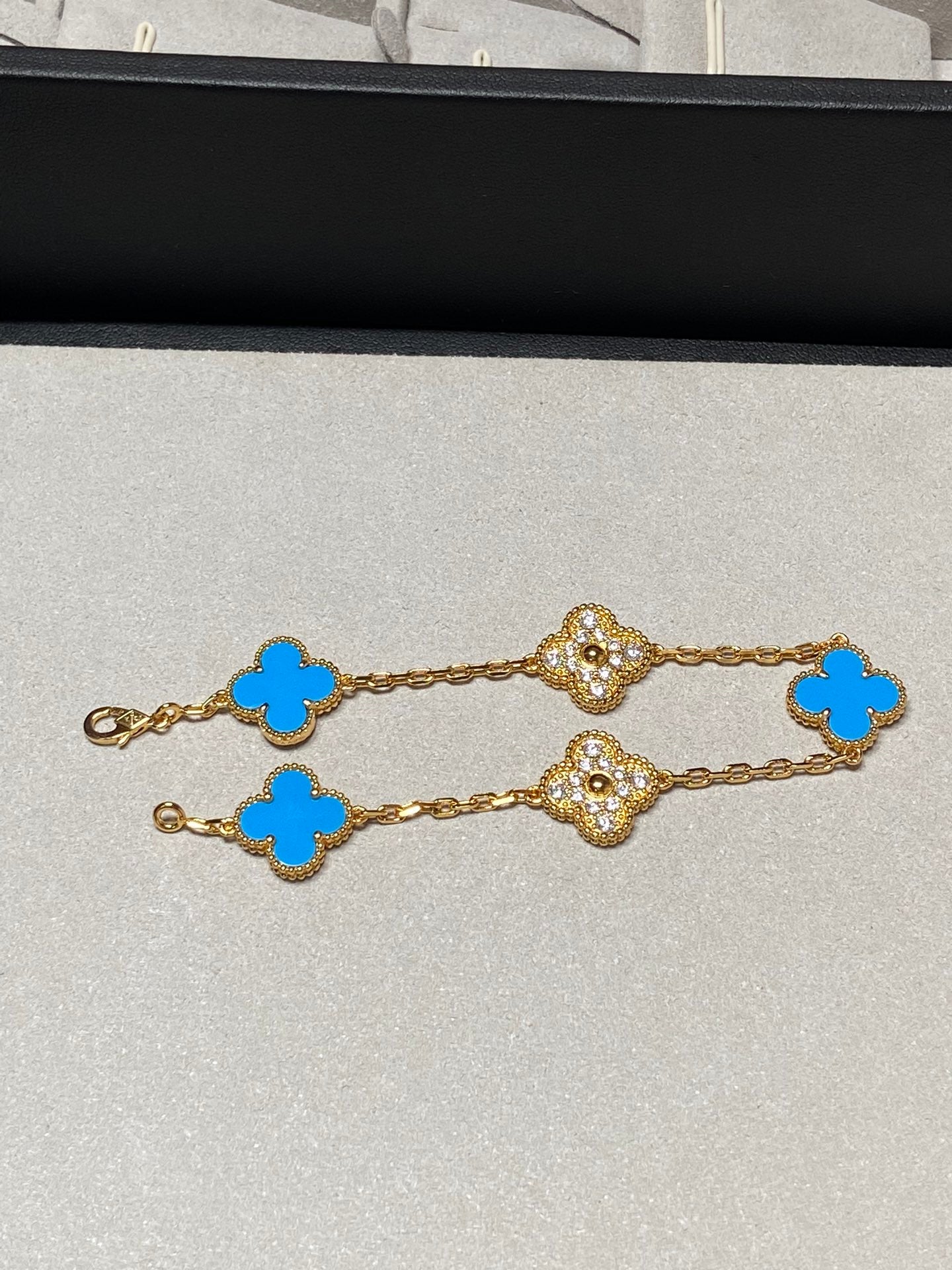 [Bloom]CLOVER 5 MOTIF BLUE CHALCEDONY DIAMOND GOLD BRACELET