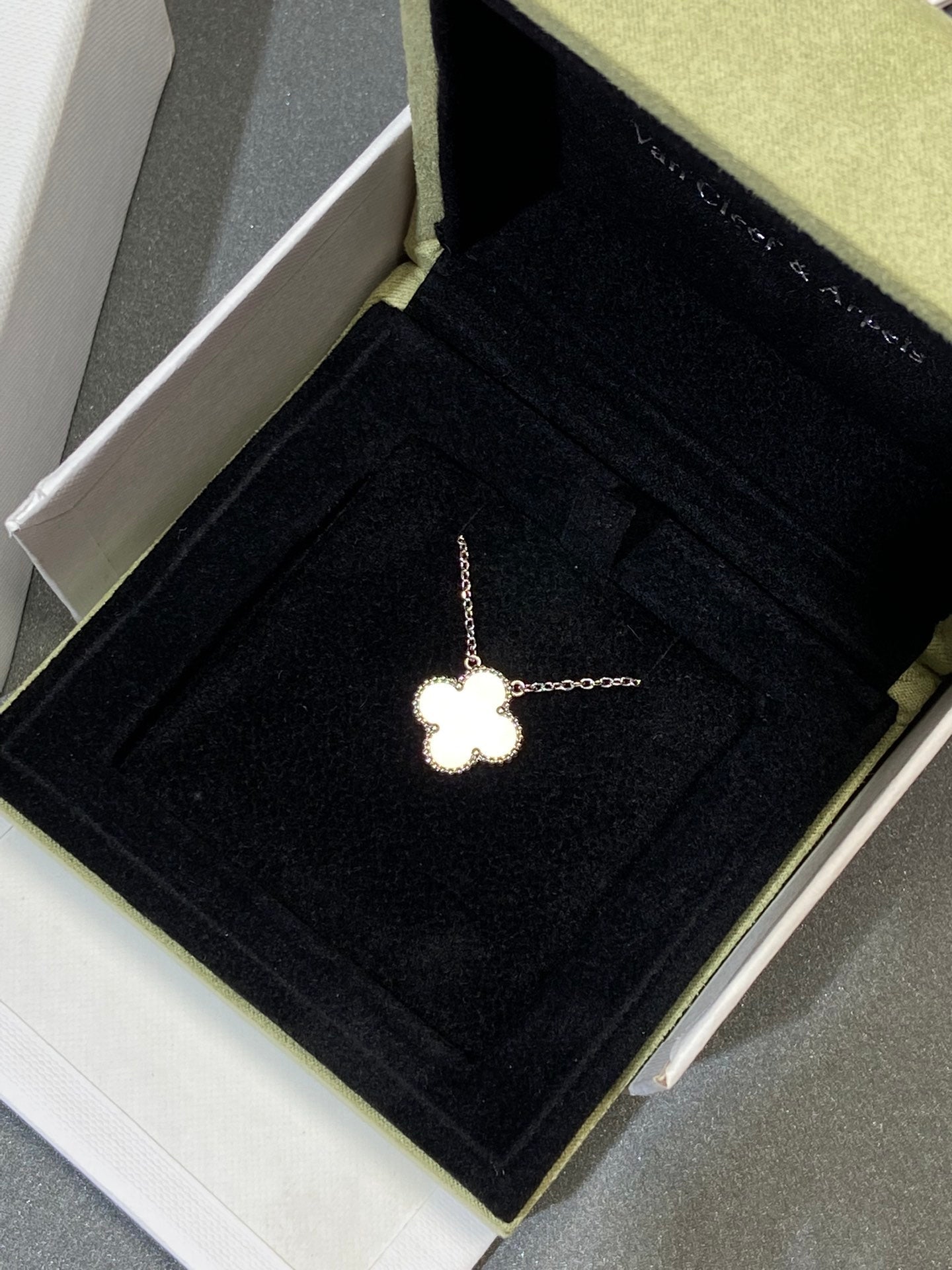 [Bloom]CLOVER MEDIUM SILVER WHITE MOP NECKLACE