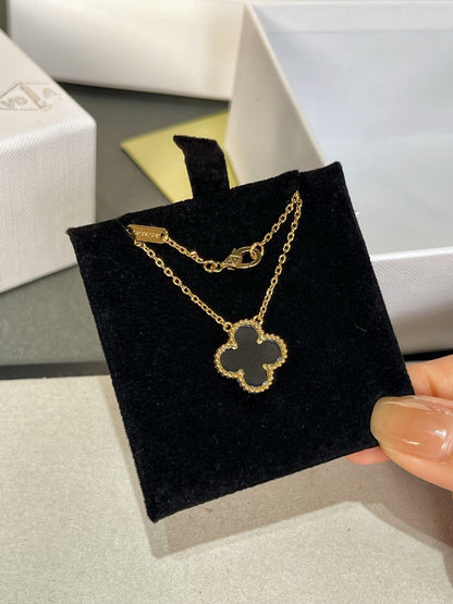 [Bloom]CLOVER ROCK CRYSTAL ROSE GOLD NECKLACE