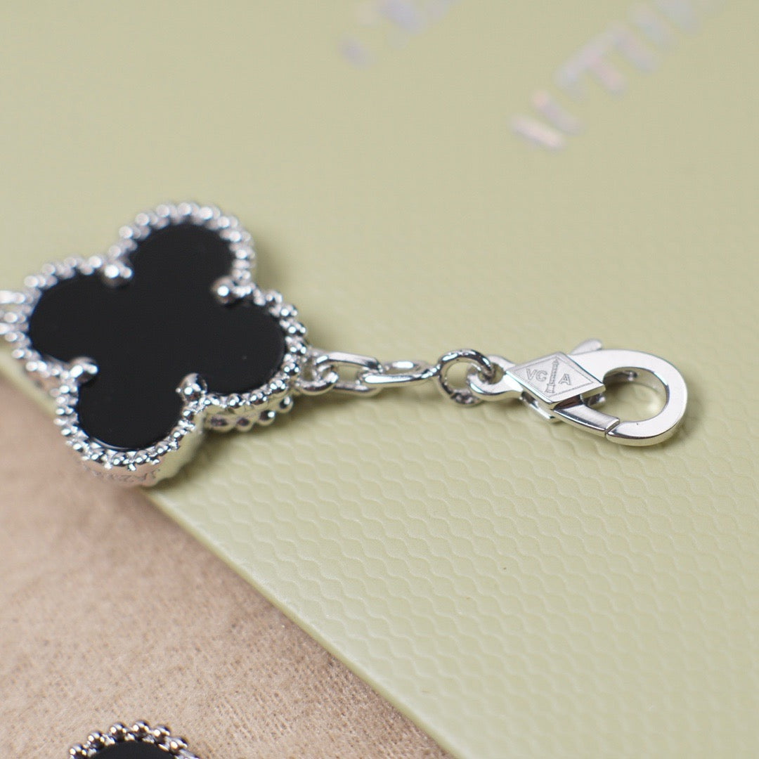 [Bloom]CLOVER 5 MOTIF ONYXS  BRACELET SILVER