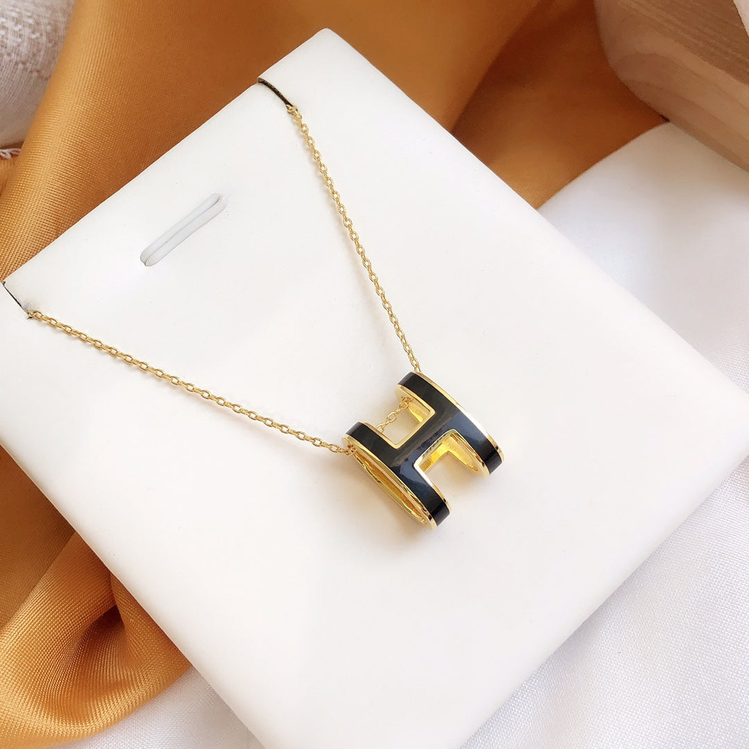 [Bloom]HM CLIC BLACK ENAMEL GOLD NECKLACE