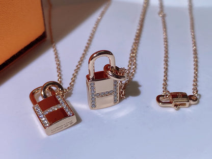 [Bloom]HM ADVANCED NICHE LOCK HEAD NECKLACE DIAMONDS